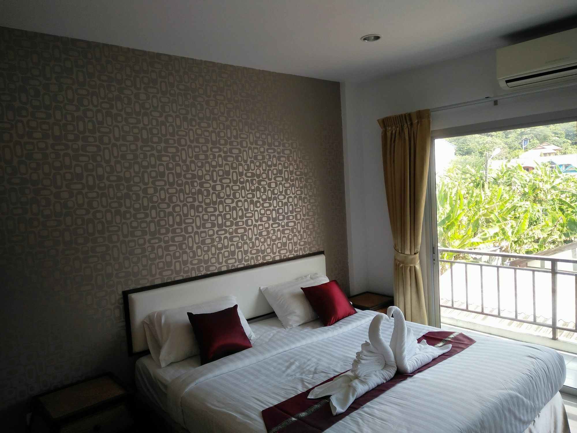 Hotel White Sky Boutique Patong Exterior foto