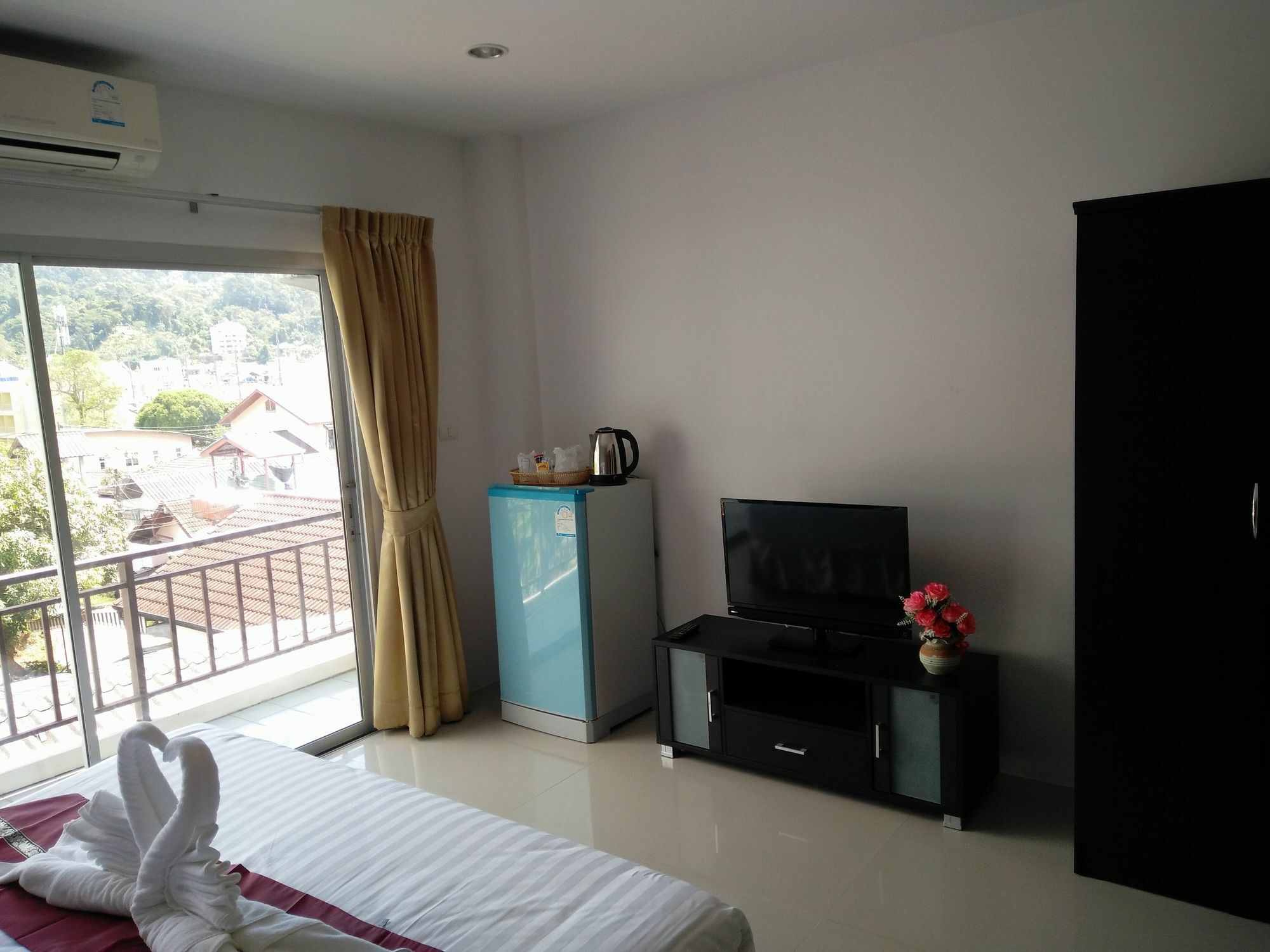 Hotel White Sky Boutique Patong Exterior foto