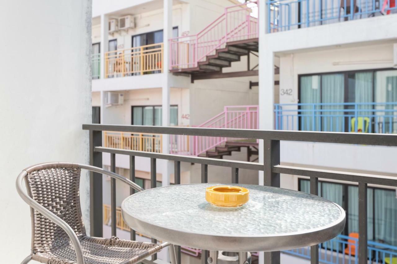 Hotel White Sky Boutique Patong Exterior foto